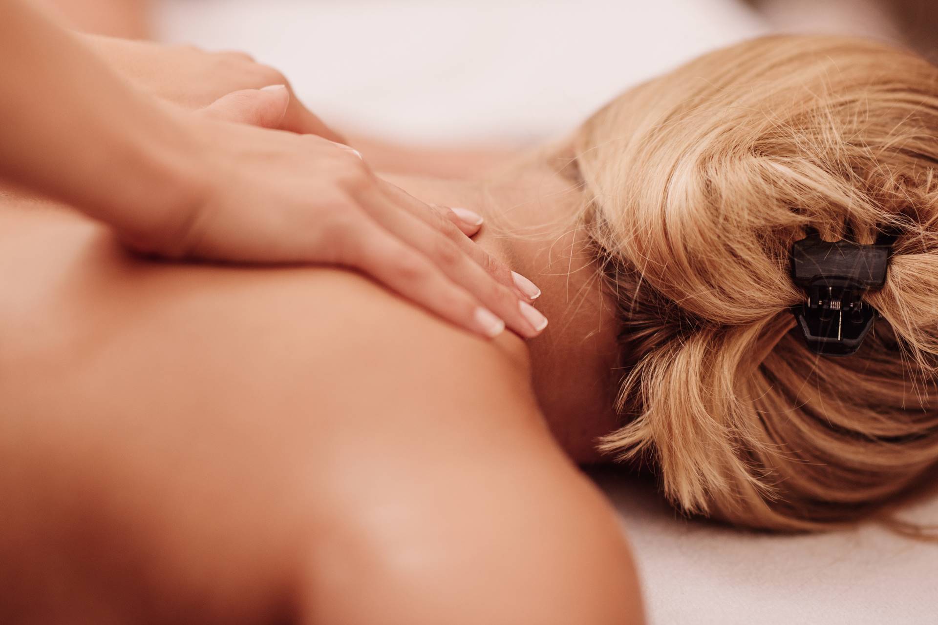 CAROSMETICS - Caroline Schuster