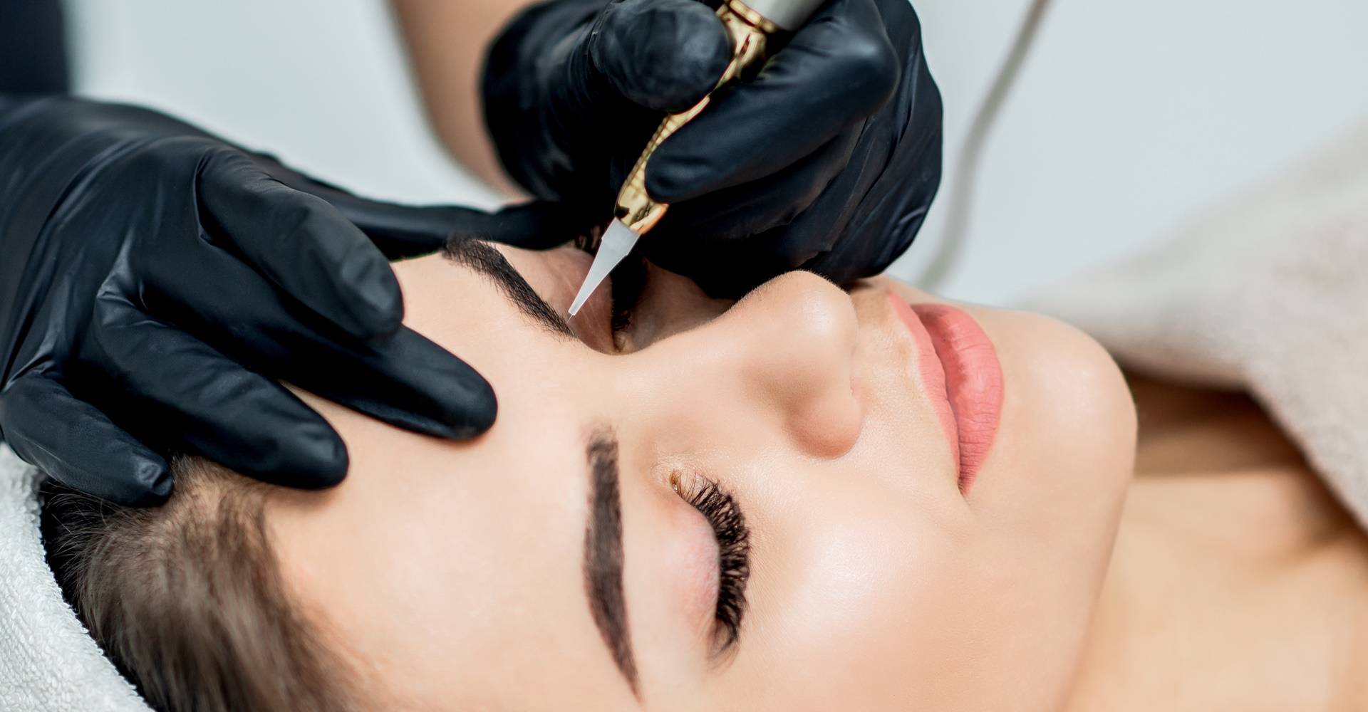 CAROSMETICS - Caroline Schuster